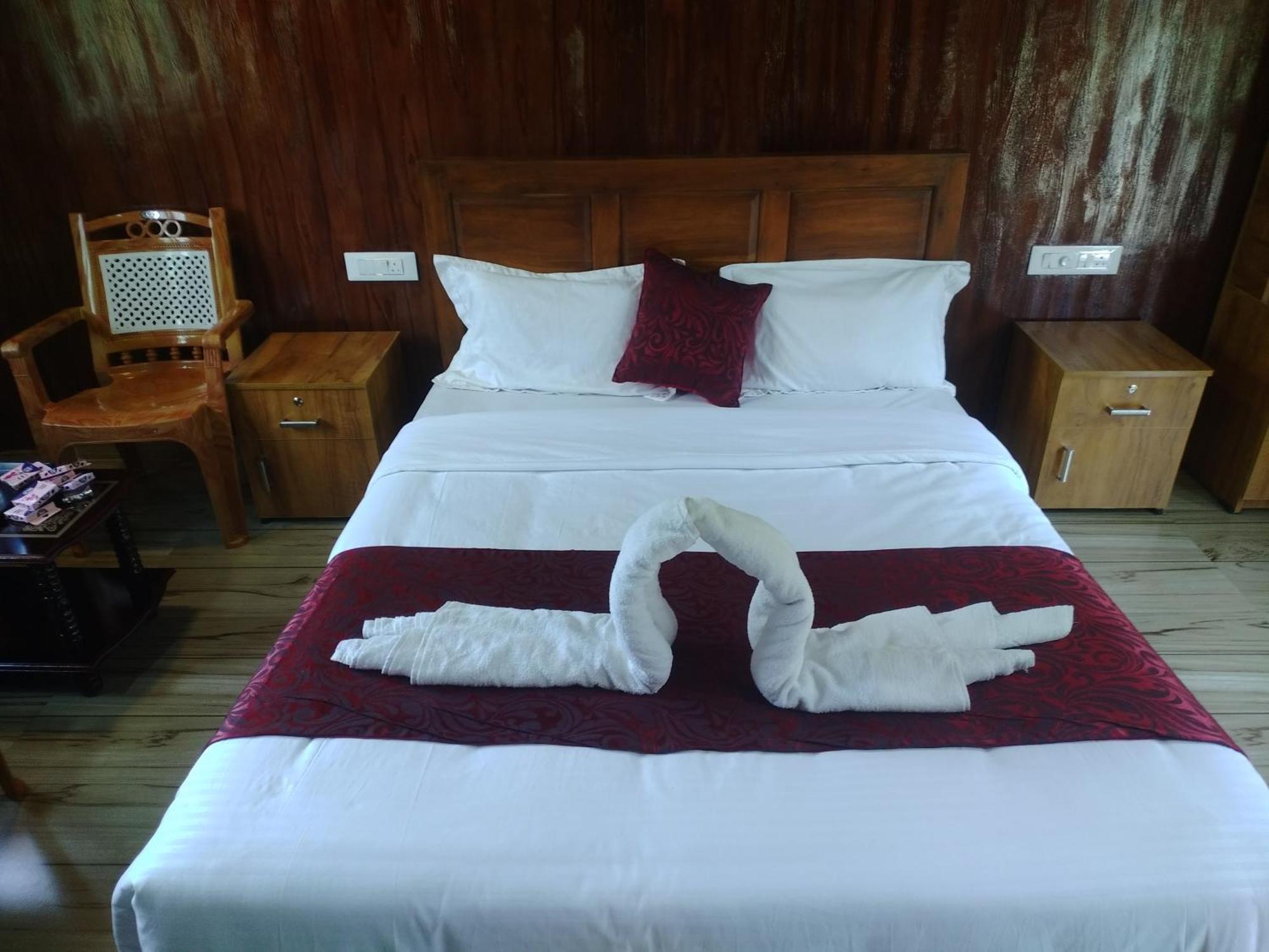 Don'S River Valley Jungle Resort Maraiyūr Екстериор снимка