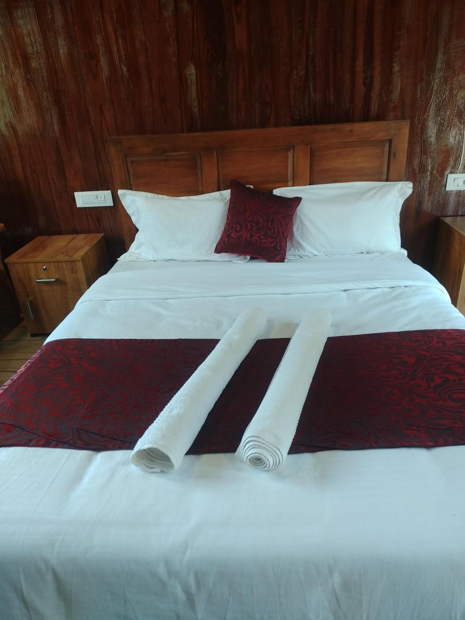 Don'S River Valley Jungle Resort Maraiyūr Екстериор снимка